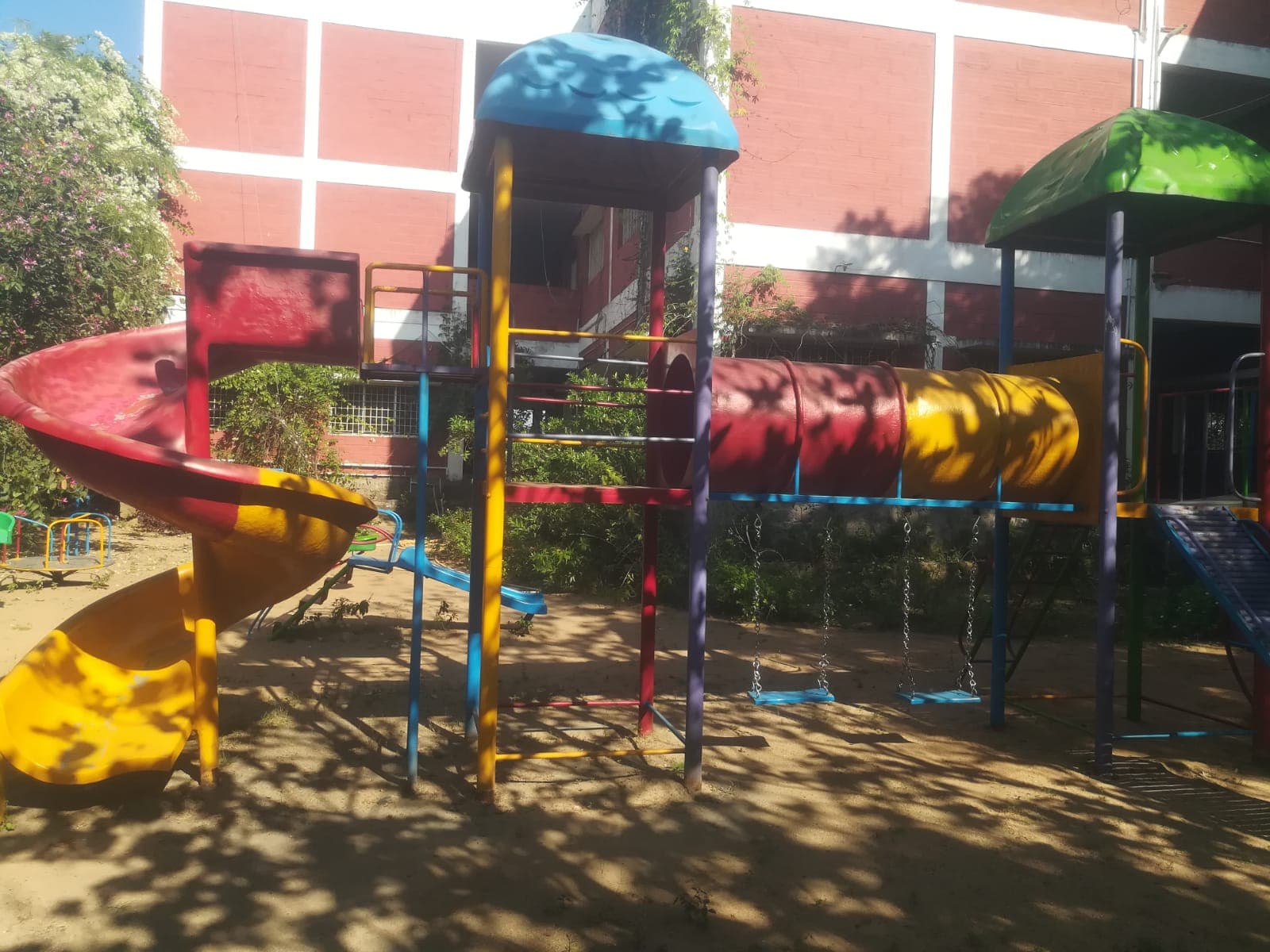 Play area and sports facilities for physical activities